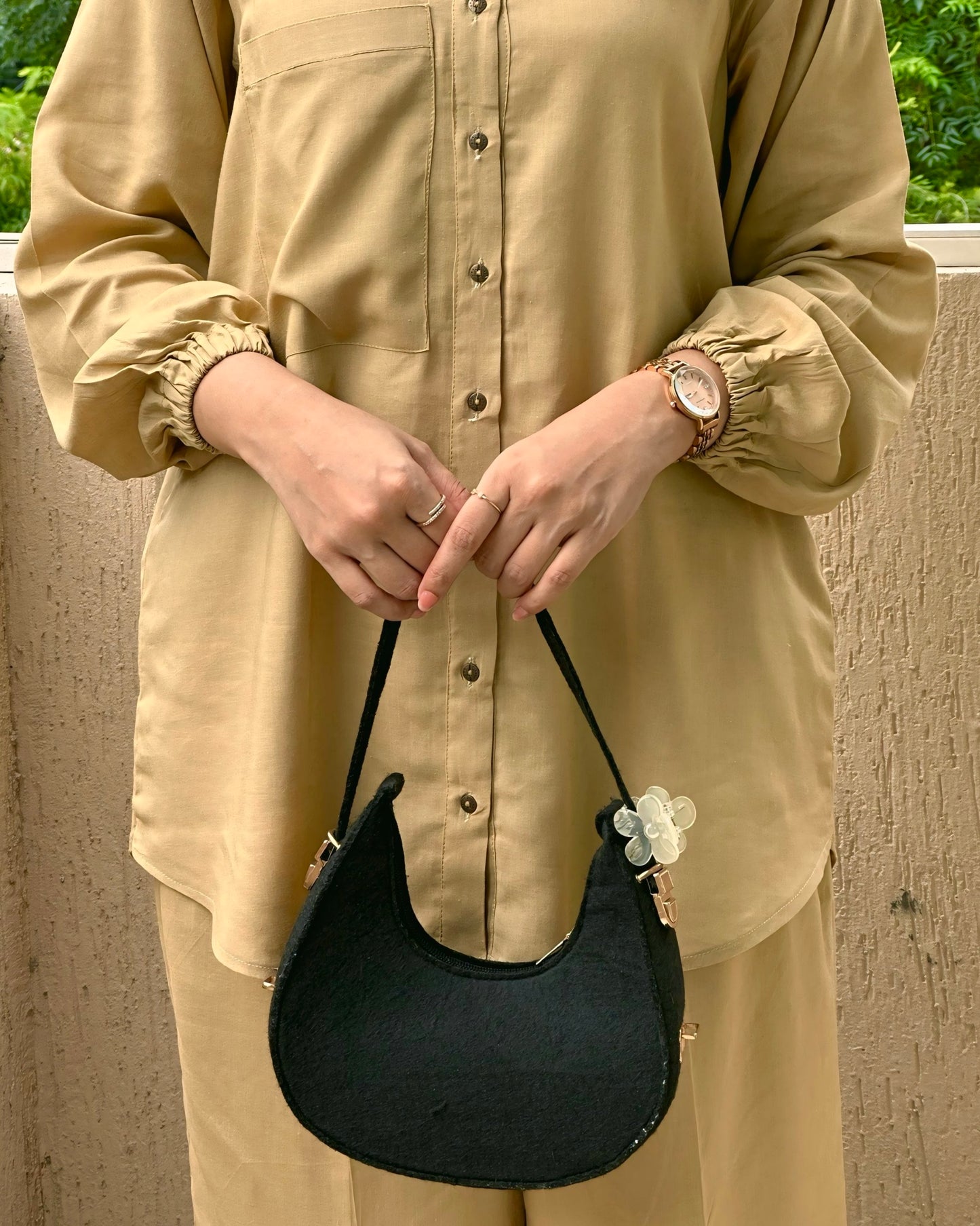 KHAAKI