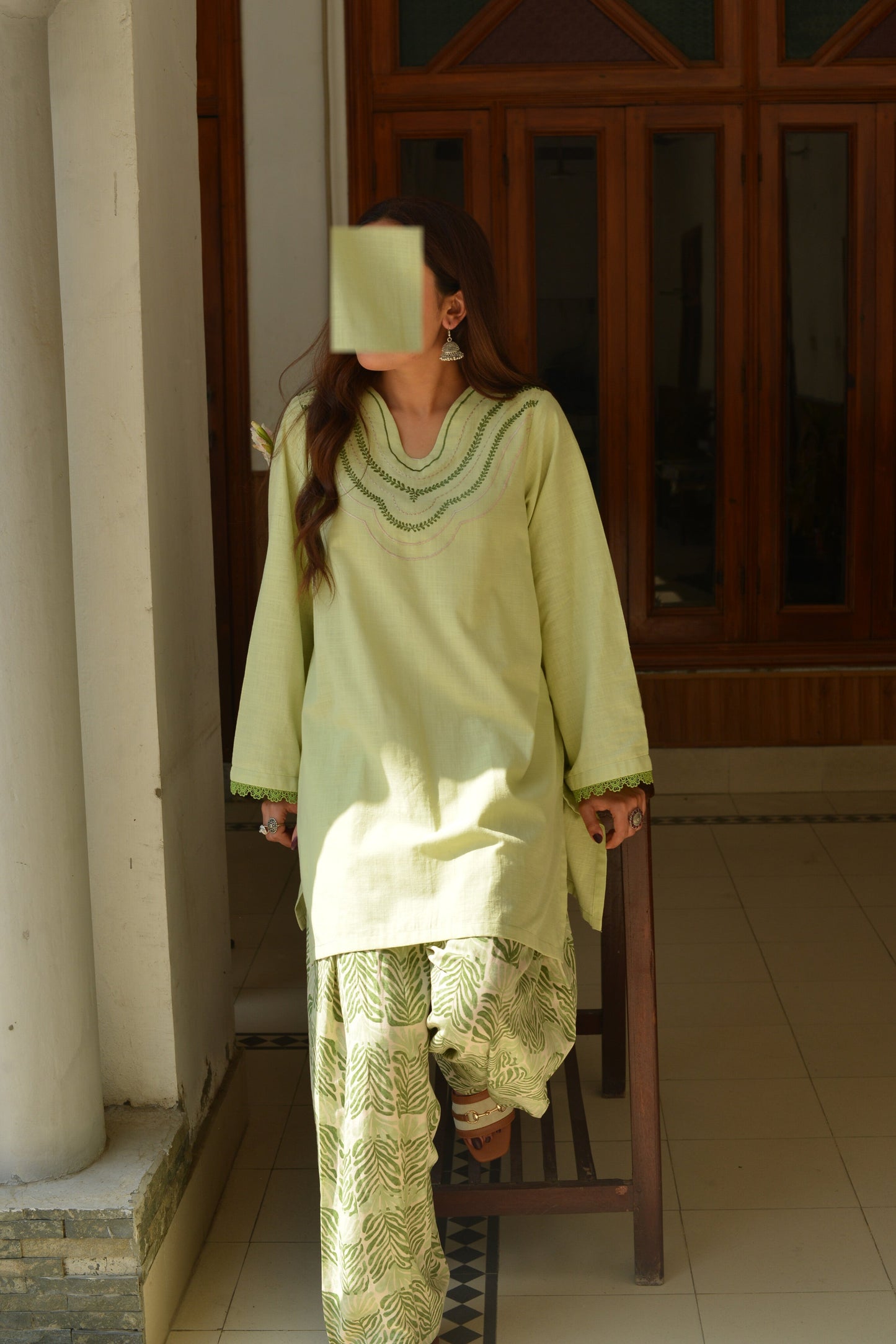 LEAF AND LUSTER