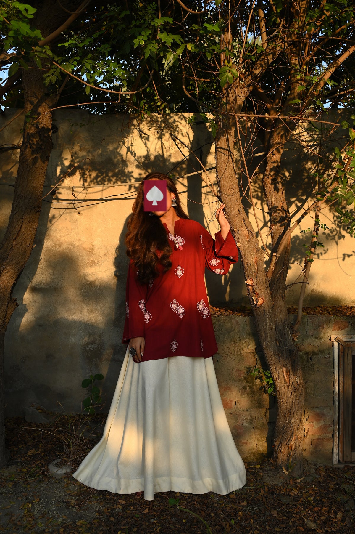 ROSEWOOD- EMBROIDERED TOP